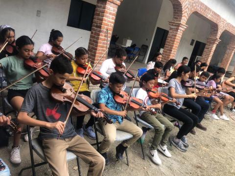 Semillero Creativo de Ensamble tradicional comunitario de son huasteco 